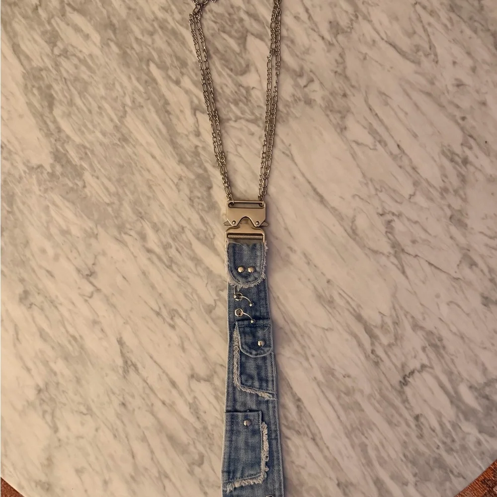 AKIRA Blue and Silver Chain Necklace - Picture 2 of 3